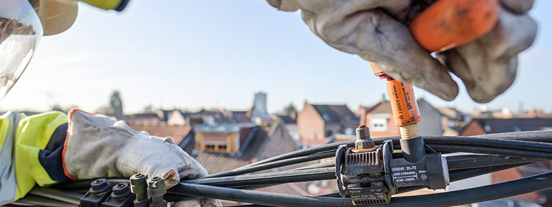 intervention sur le réseau - raccordement ligne électrique - electricité pour professionnel